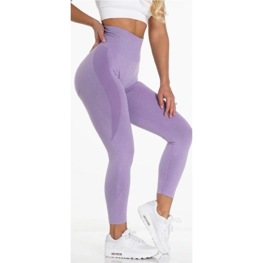 NVGTN Contour Seamless Leggings in Pastel Purple Lilac Women’s Size Medium